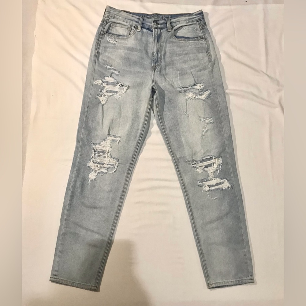 American Eagle light wash distressed jeans
